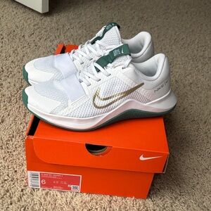 Nike Women’s MC Trainer 2